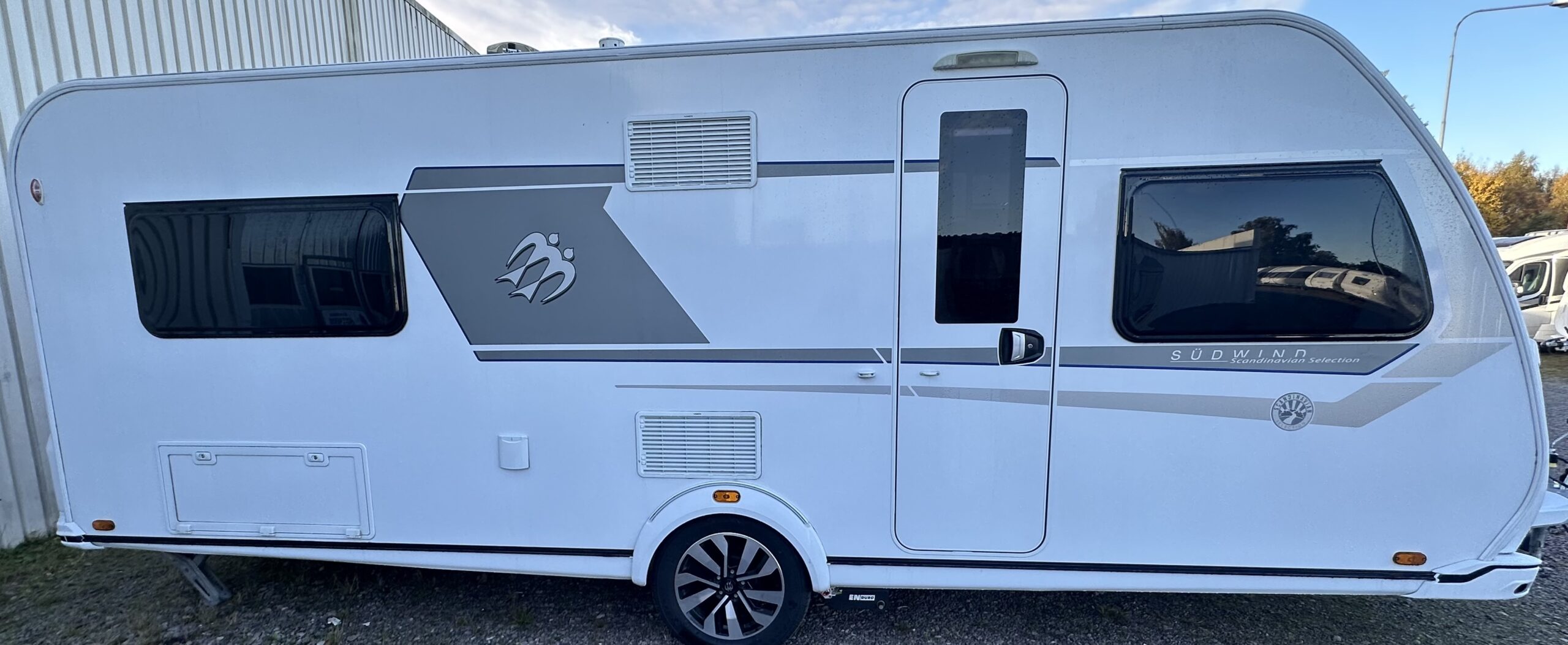 KNAUS 590 UE